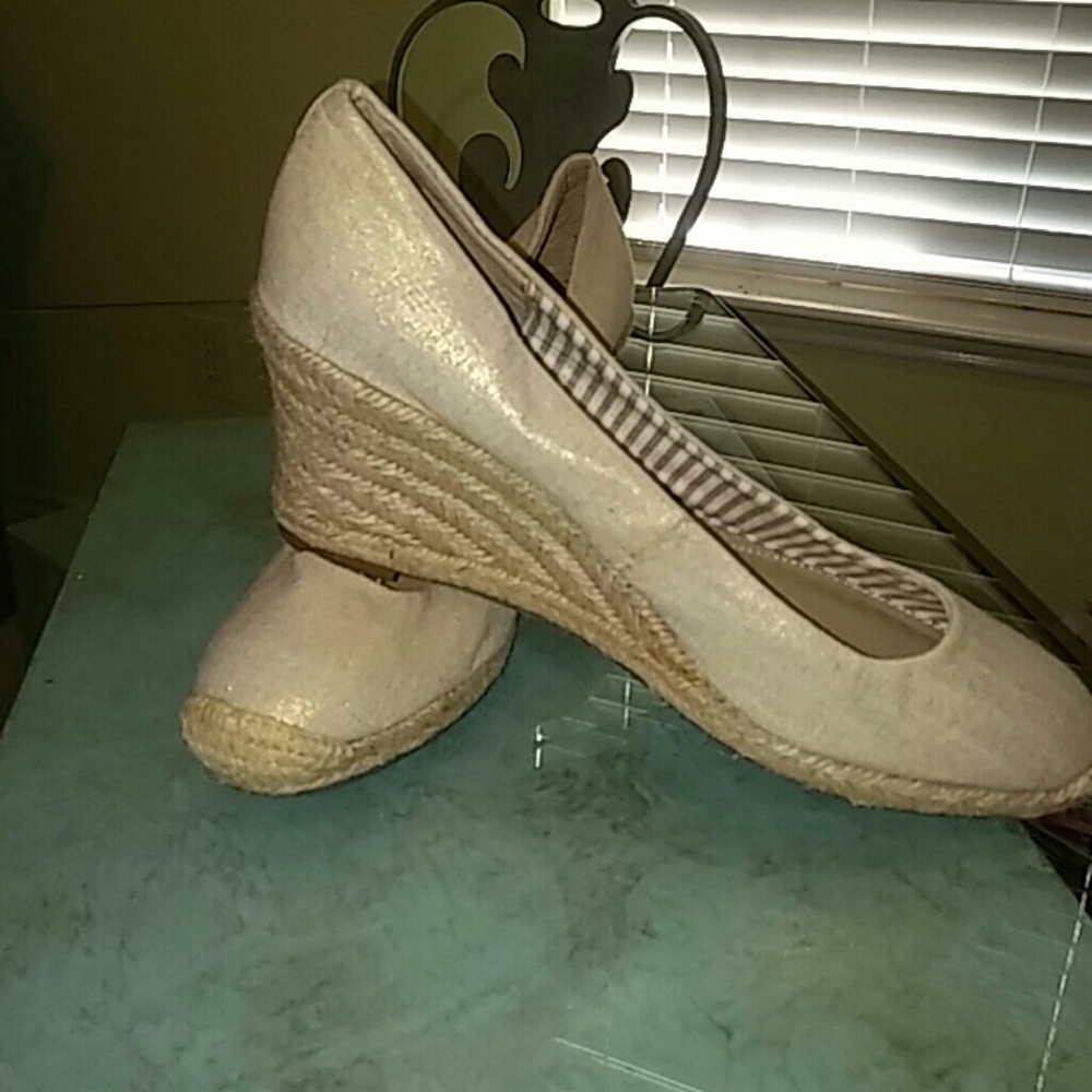 Shimmer gold wedges